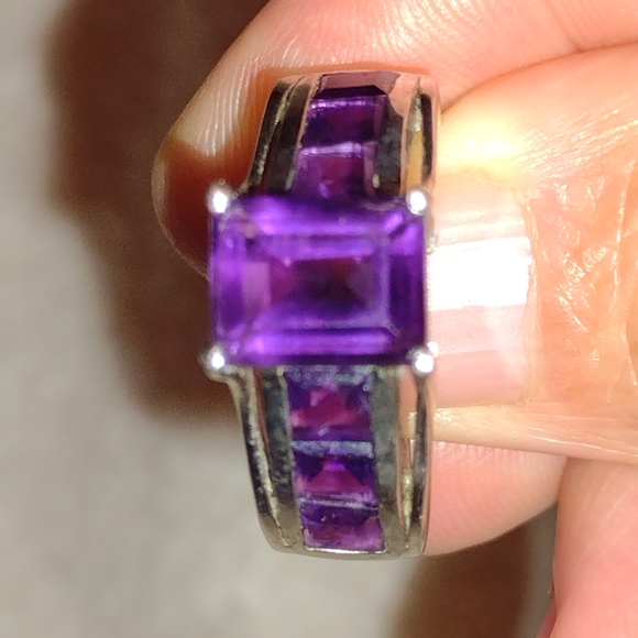 Ring - Picture 5 of 8